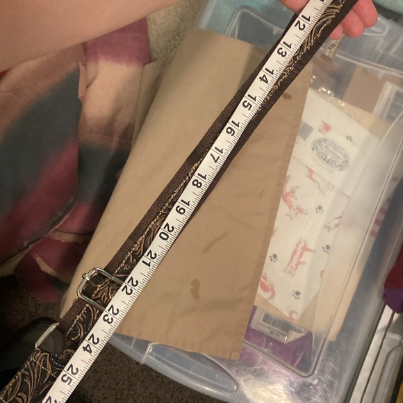 Camouflage crystal cross & studs crossbody nwot 9.5" x 8.75" long strap adj too - Picture 7 of 16